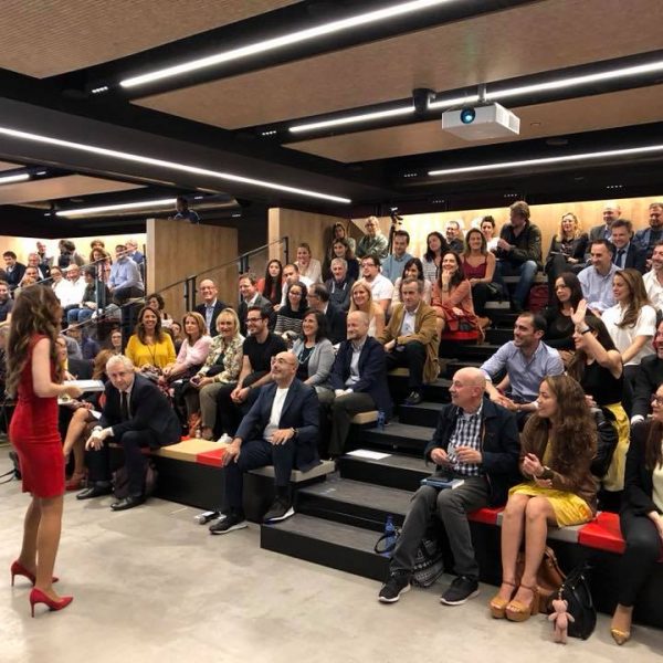 Maestra de ceremonias Mónica Galán Bravo